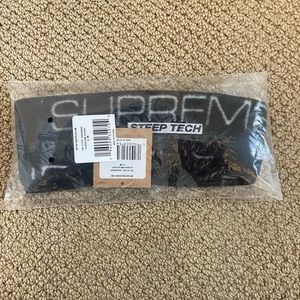 Supreme steep tech headband s/m size